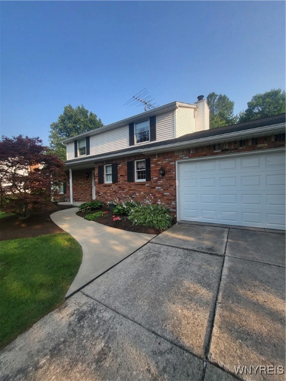photo 1 : 8185 Clarherst Drive, Clarence NY 14051