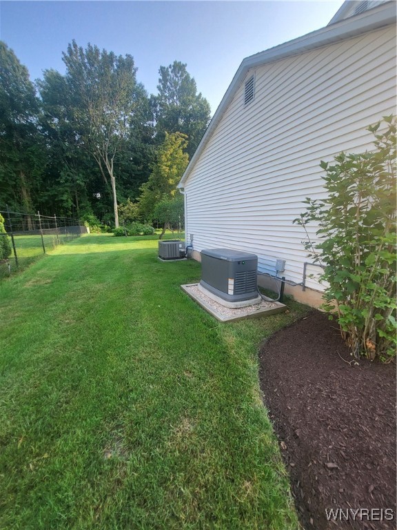 photo 4 : 8185 Clarherst Drive, Clarence NY 14051