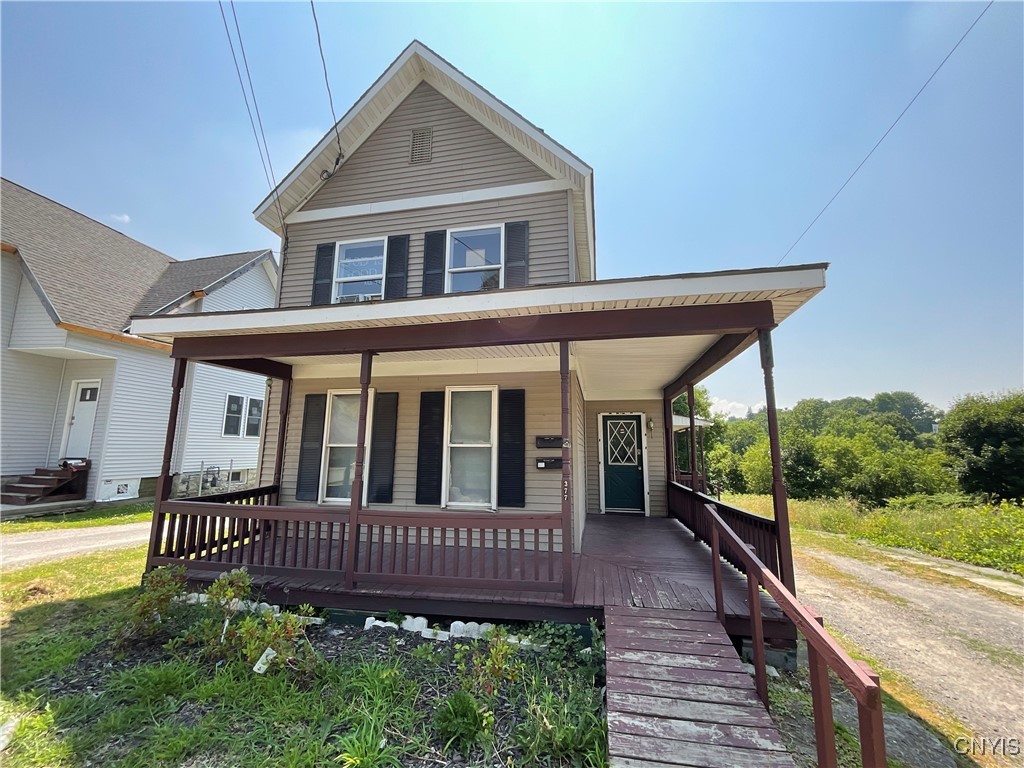 photo Fn55WUteDMR3Bd7-oJQR4Rbw2Q: 377 West Main Street, Watertown City NY 13601