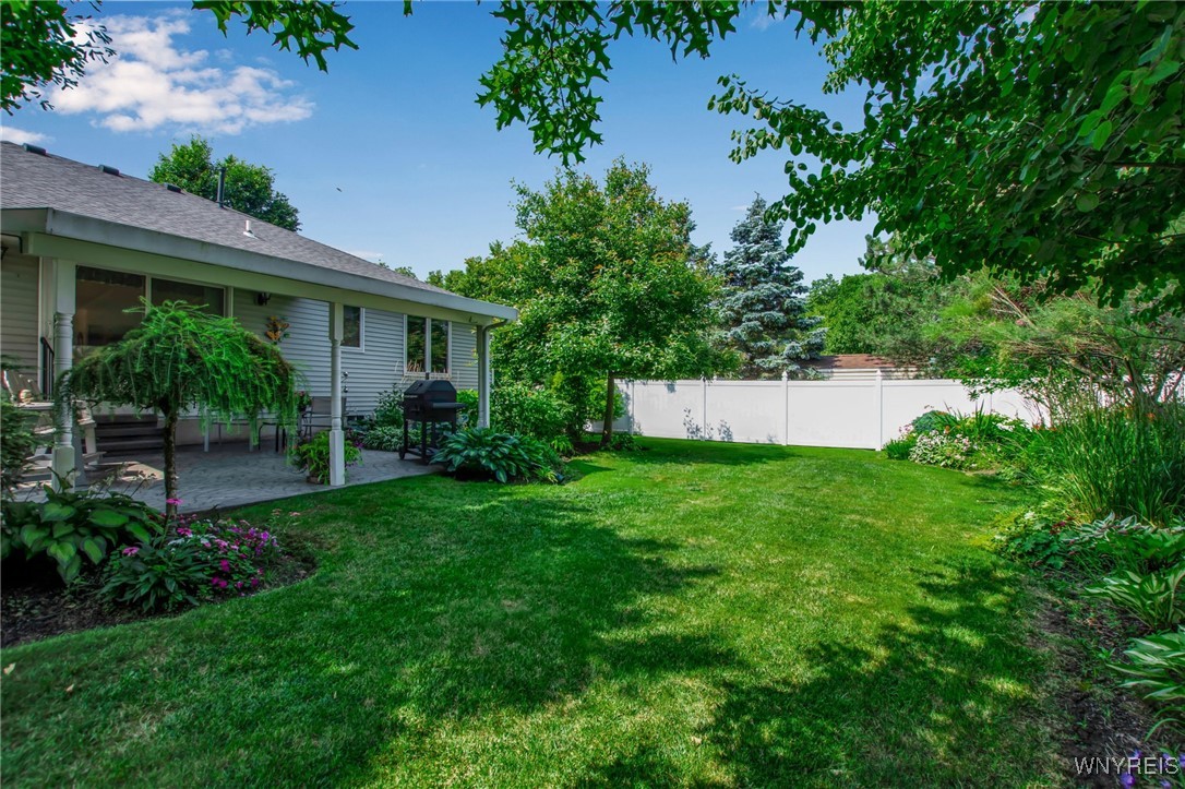 photo yyVPh4zvQM8aKGU: 14 Nottingham Lane, Lancaster NY 14086