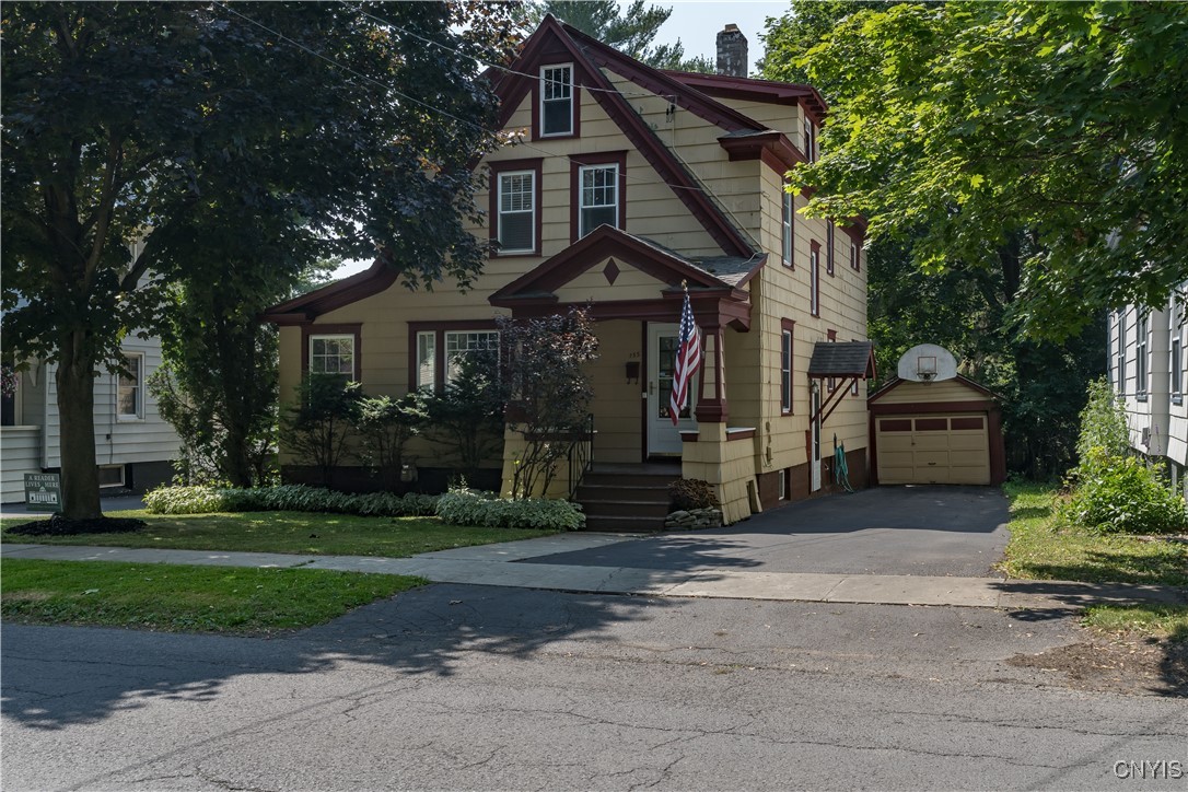 photo YodzDDIU1aN-rxyA: 155 Chestnut Street, Watertown City NY 13601