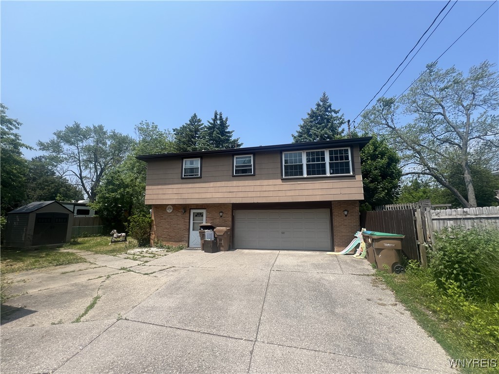 photo S1AbY8ujJ13Q: 820 Cayuga Creek Road, Cheektowaga NY 14227