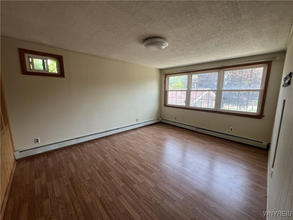 photo 2 : 820 Cayuga Creek Road, Cheektowaga NY 14227