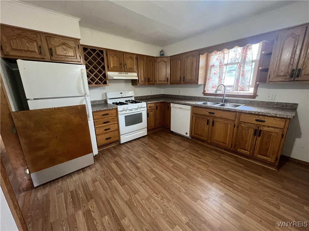 photo 4 : 820 Cayuga Creek Road, Cheektowaga NY 14227