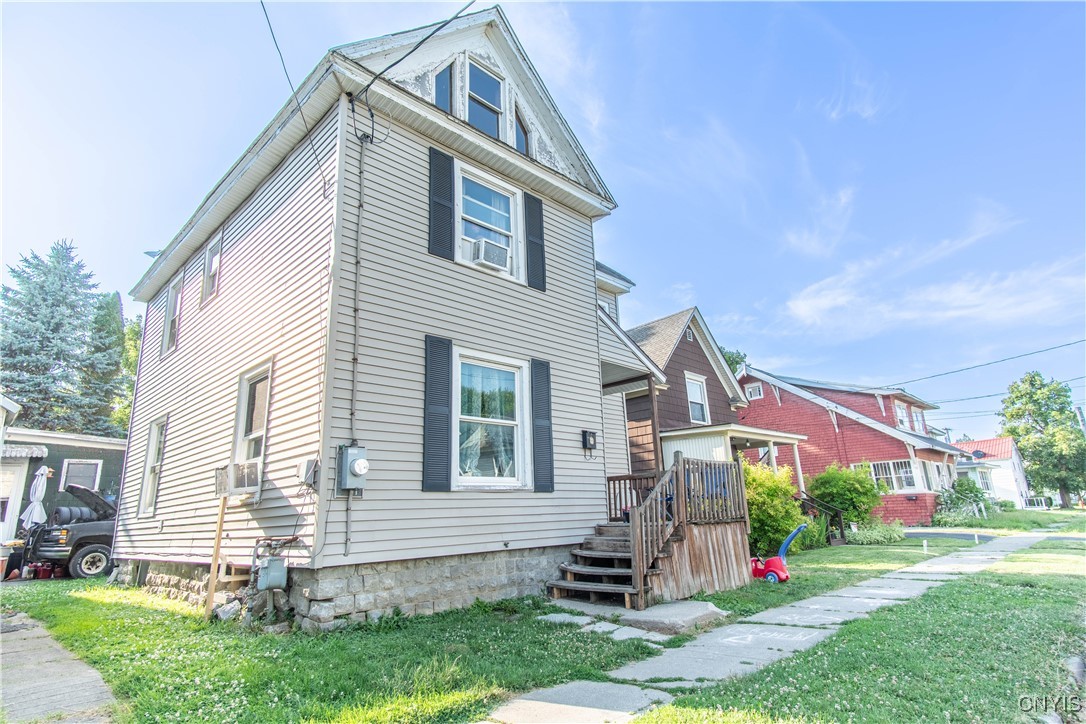 photo 3o54JDq1QYQ3Ey3u0: 218 South Rutland Street, Watertown City NY 13601