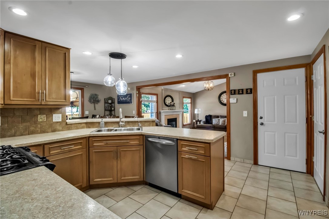 photo 3 : 52 Newberry Lane, Lancaster NY 14086