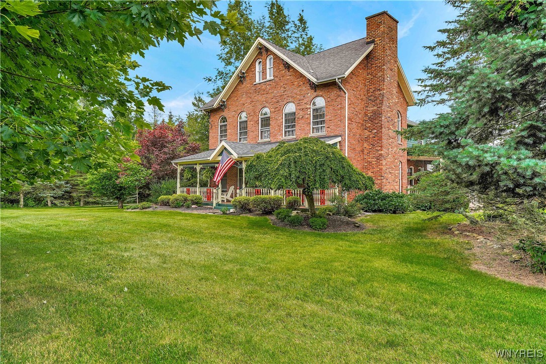 photo QvgEM: 2220 Grover Road, Aurora NY 14170