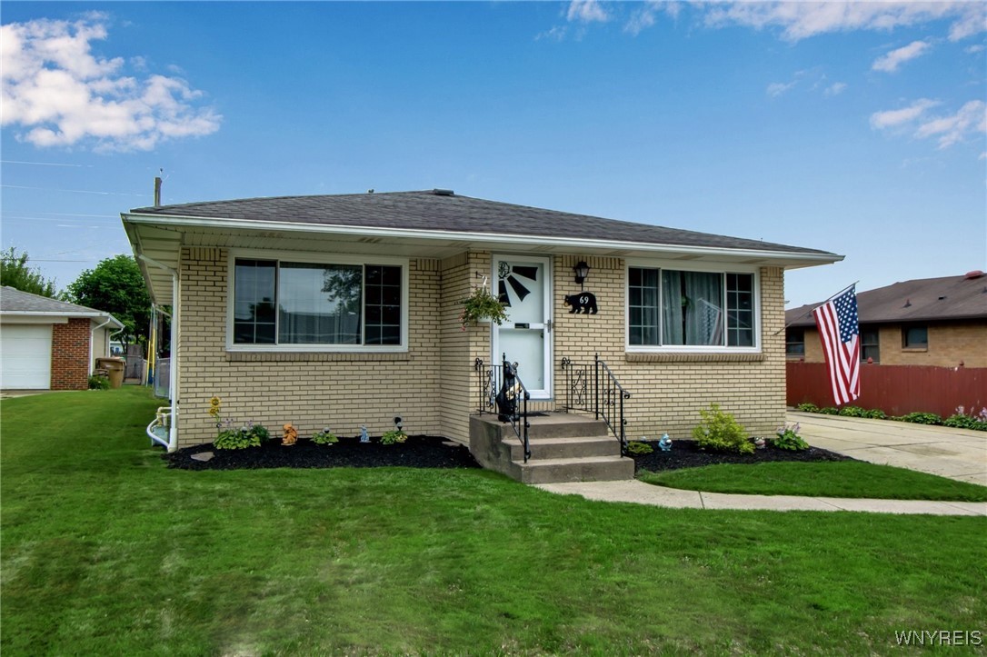 photo : 69 Birchwood Drive, Cheektowaga NY 14227