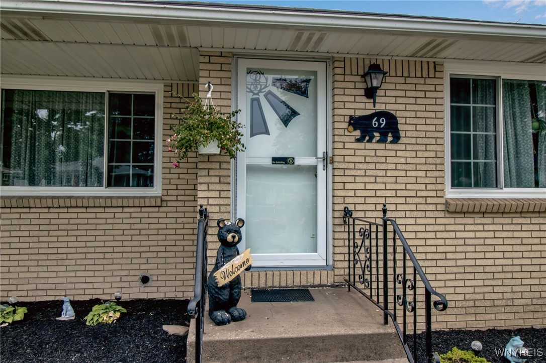 photo 2 : 69 Birchwood Drive, Cheektowaga NY 14227
