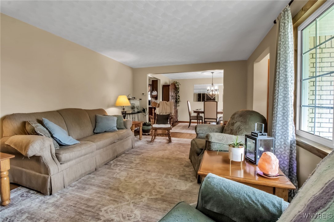 photo 4 : 69 Birchwood Drive, Cheektowaga NY 14227