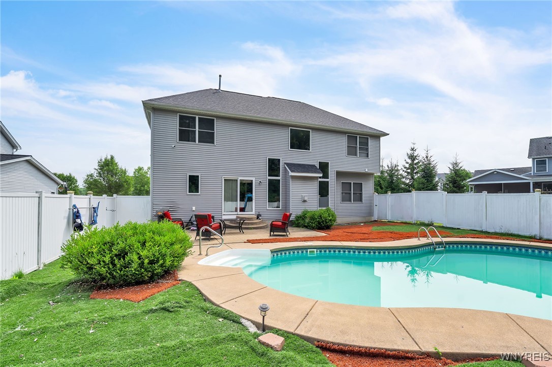 photo 1 : 111 Caldwell Drive, West Seneca NY 14224