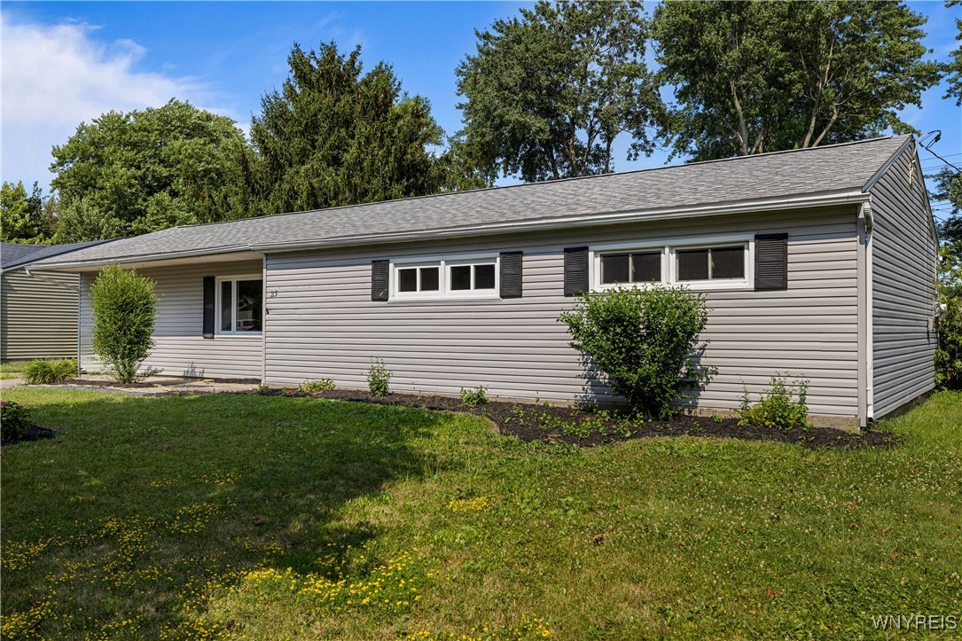 photo 2 : 23 Alys Dr E Drive, Cheektowaga NY 14043