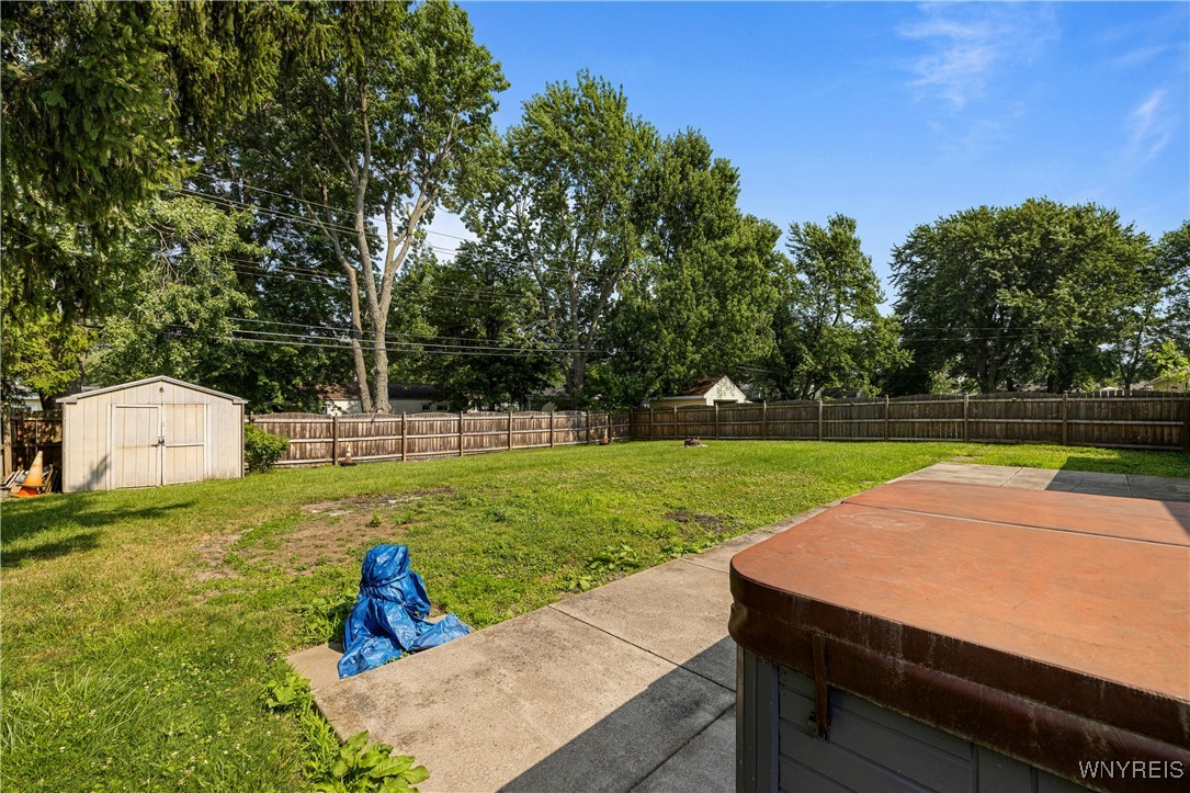 photo 3 : 23 Alys Dr E Drive, Cheektowaga NY 14043