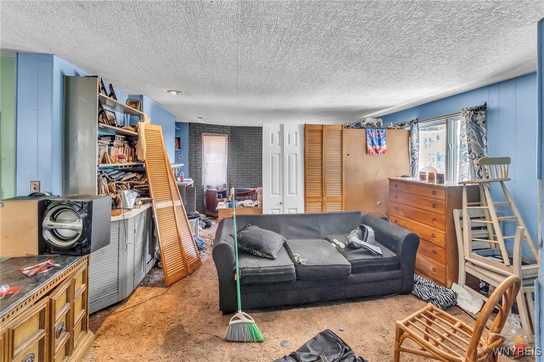 photo jhsOP6lKwmWlIDw4ddo: 32 Richfield Avenue, Buffalo NY 14220