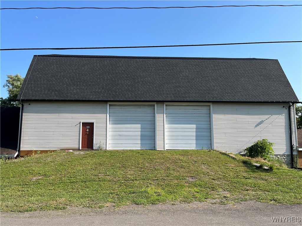 photo 2JY4udly5W8SrWR2cxspuUU7mgpIySagneyLrsZWw: 4090 Ridge Road, Cambria NY 14094