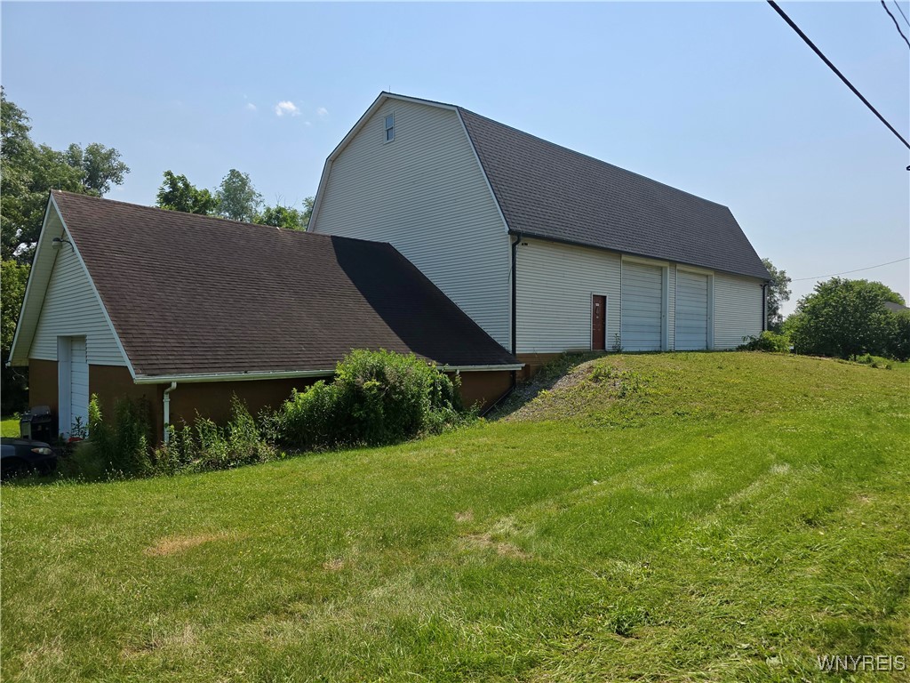 photo p-RvHlJfewCk59: 4090 Ridge Road, Cambria NY 14094