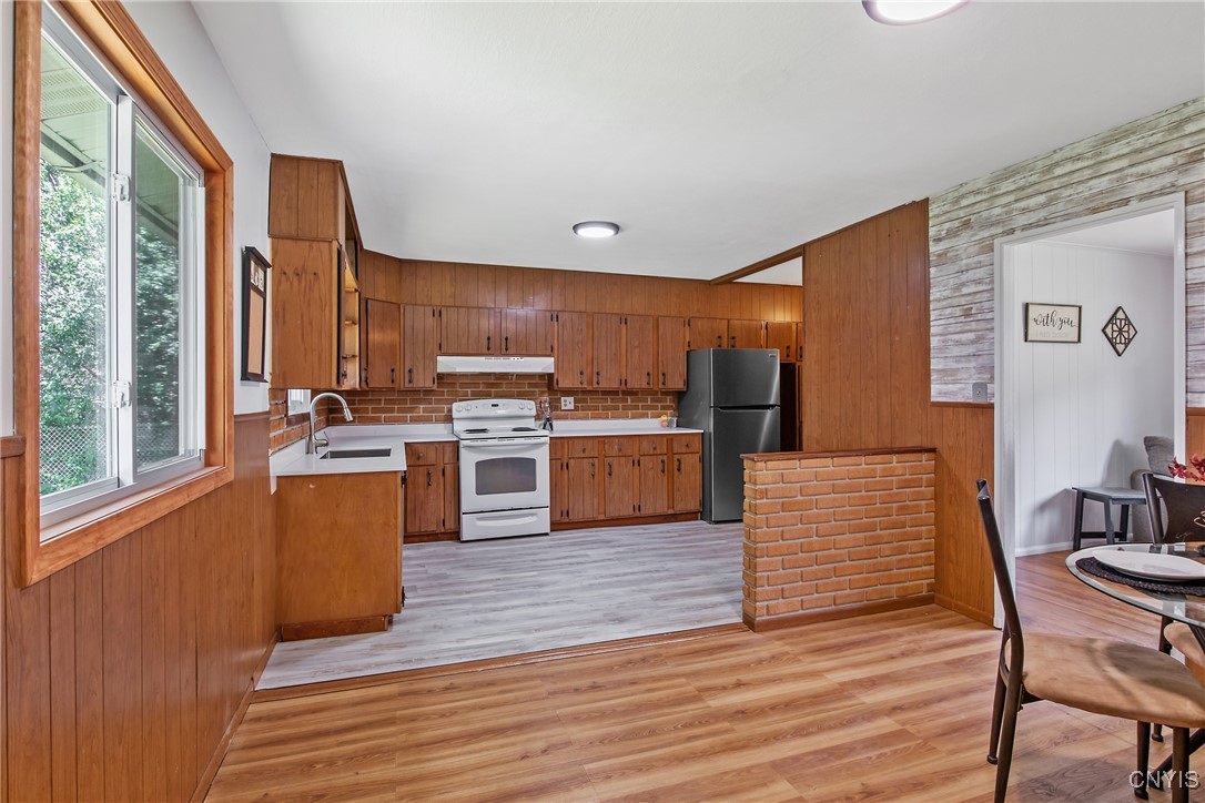 photo 3 : 116 Barclay Road, Camillus NY 13031