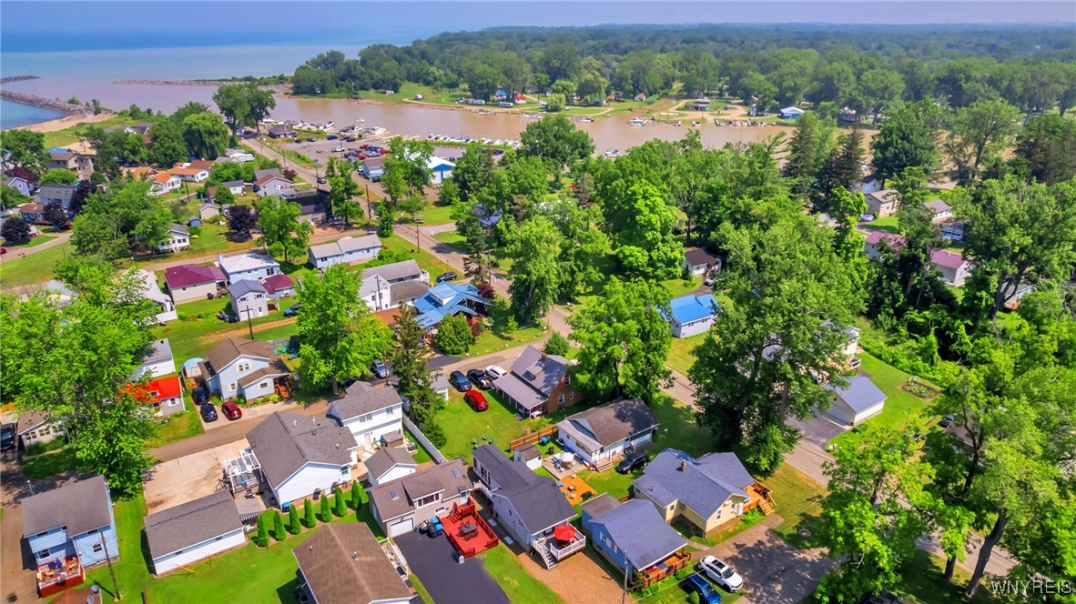 photo 5J9FkPCzy1tTQ: 956 Armstrong Street, Hanover NY 14081