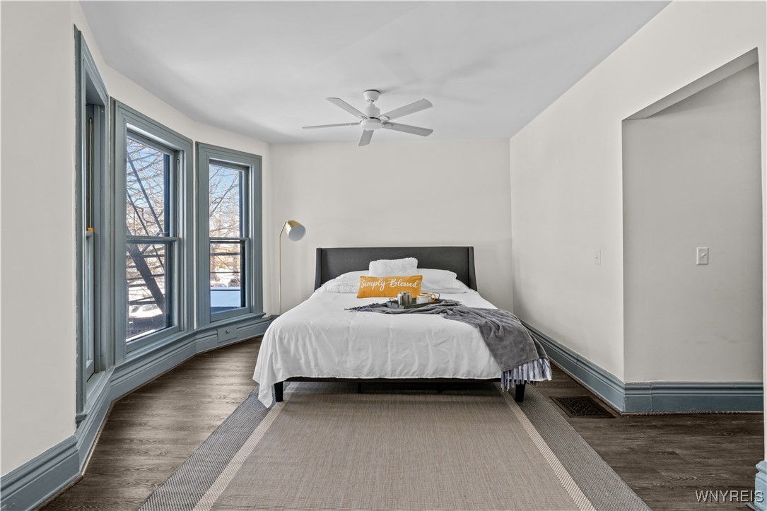 photo 3 : 58 Cottage Street 2, Buffalo NY 14201