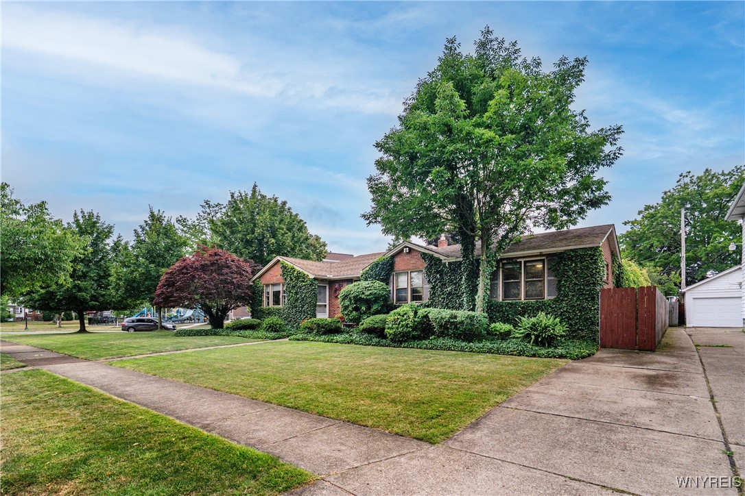 photo fs0IQSnUUGplE7dafumr7ArDMrOI: 12 Henley Road, Buffalo NY 14216