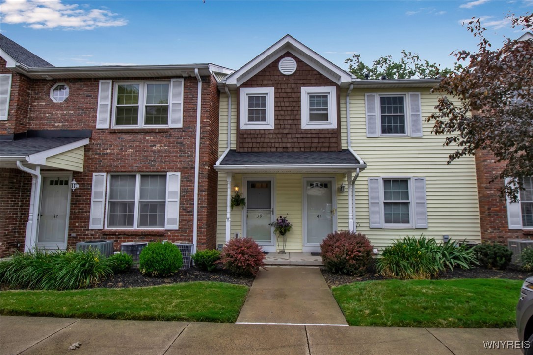 photo undefined: 39 Olde Stone Lane, Lancaster NY 14086