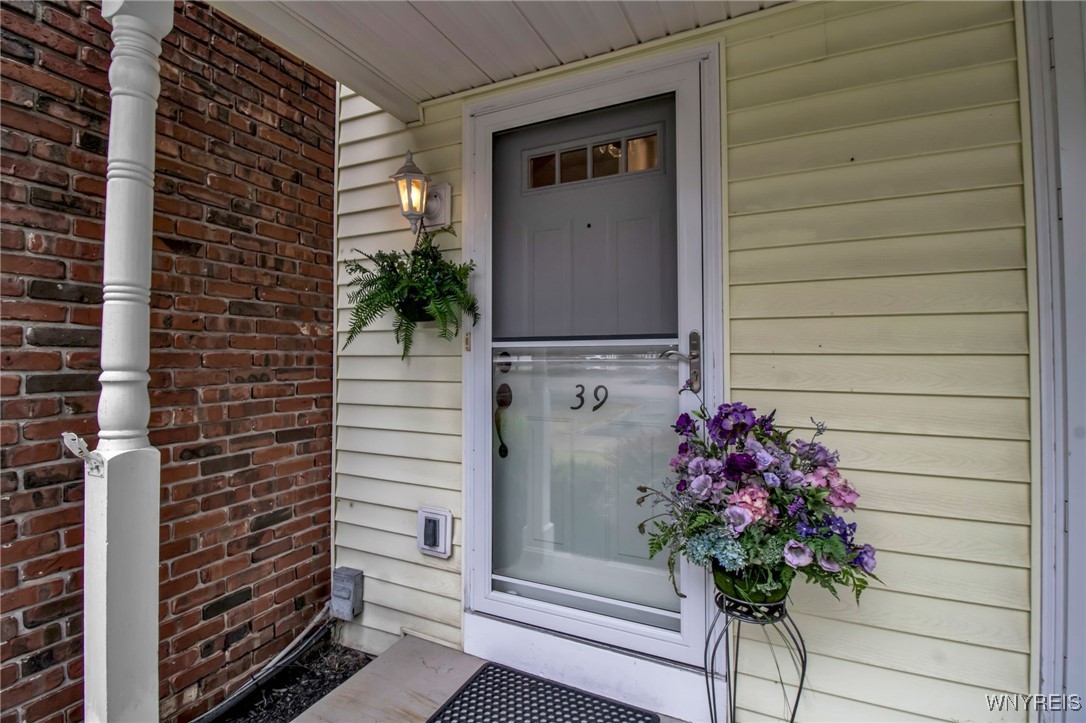 photo 2 : 39 Olde Stone Lane, Lancaster NY 14086