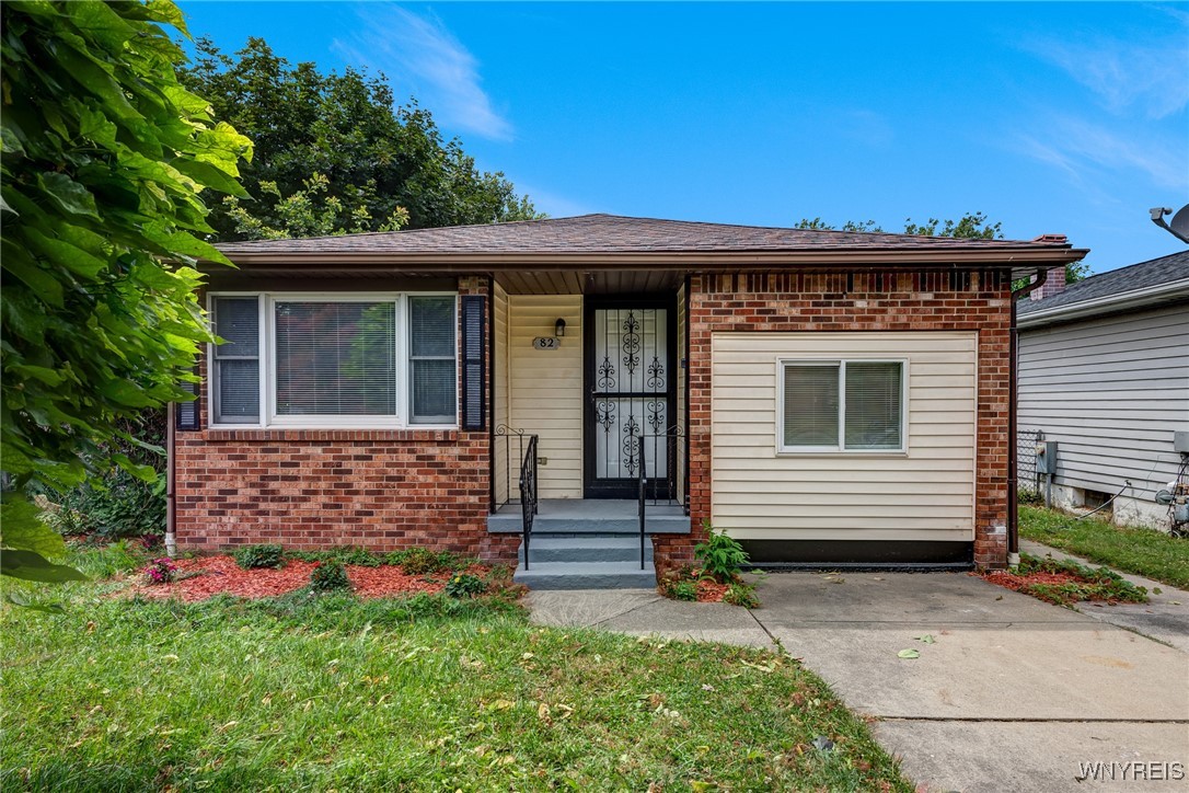 photo 1 : 82 John Paul Court, Buffalo NY 14206