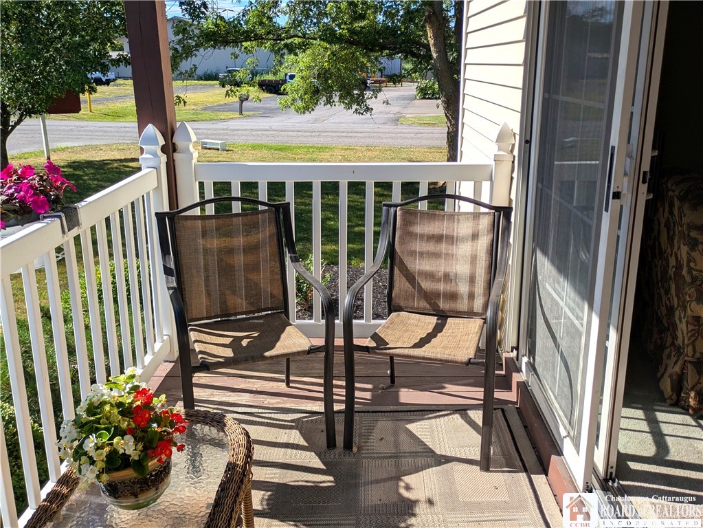 photo 1 : 400 West Avenue J1, West Seneca NY 14224