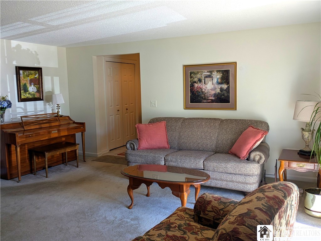 photo 4 : 400 West Avenue J1, West Seneca NY 14224