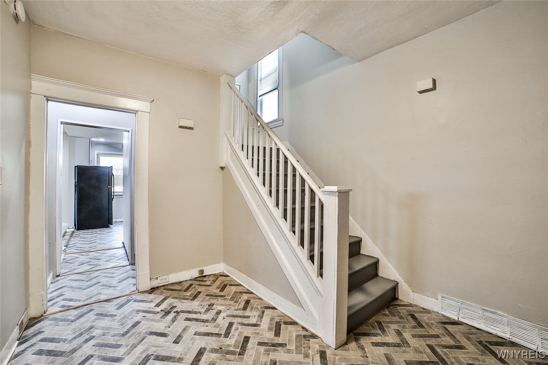 photo 2 : 47 Heath Street, Buffalo NY 14214