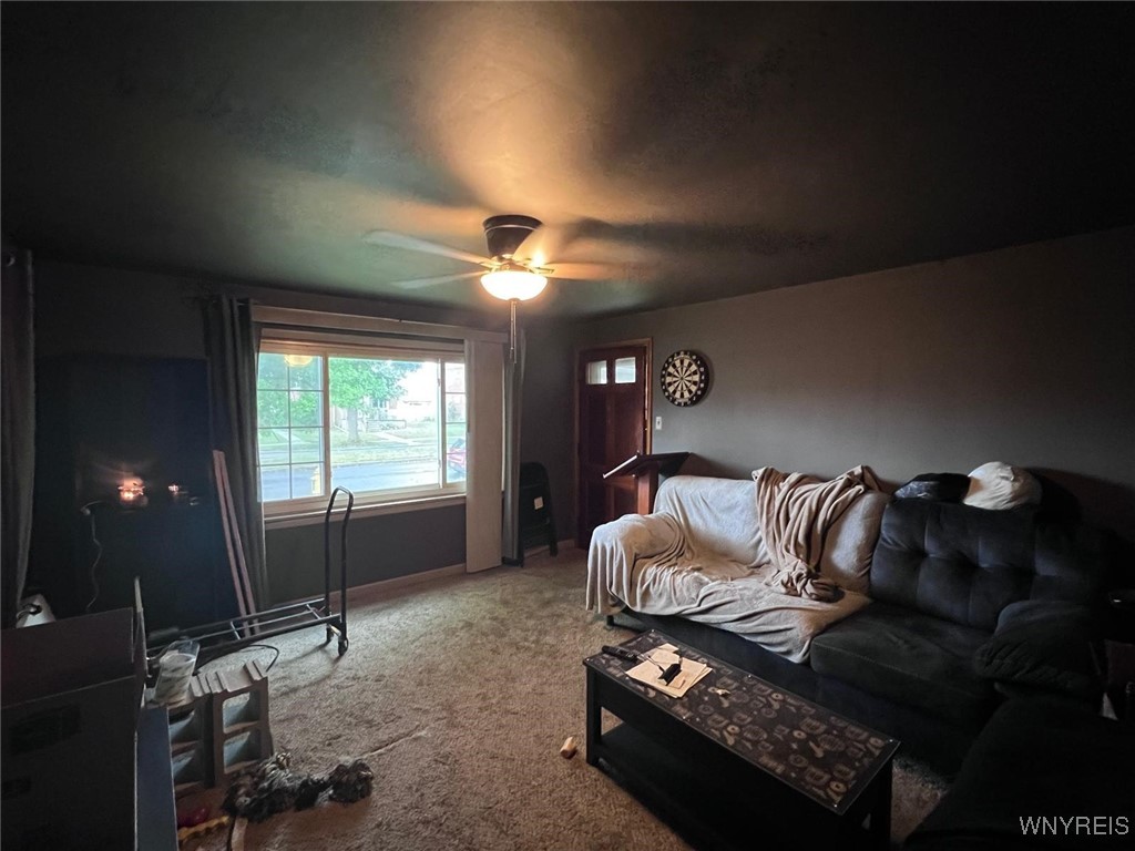 photo jtwTT-lCLFk8nAz7Xws0u5I: 2468 Grand Avenue, Niagara Falls NY 14301