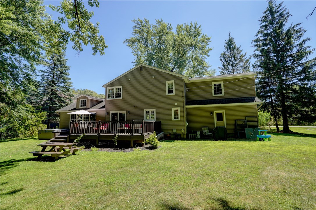 photo 3 : 1330 Crittenden Road, Brighton NY 14623
