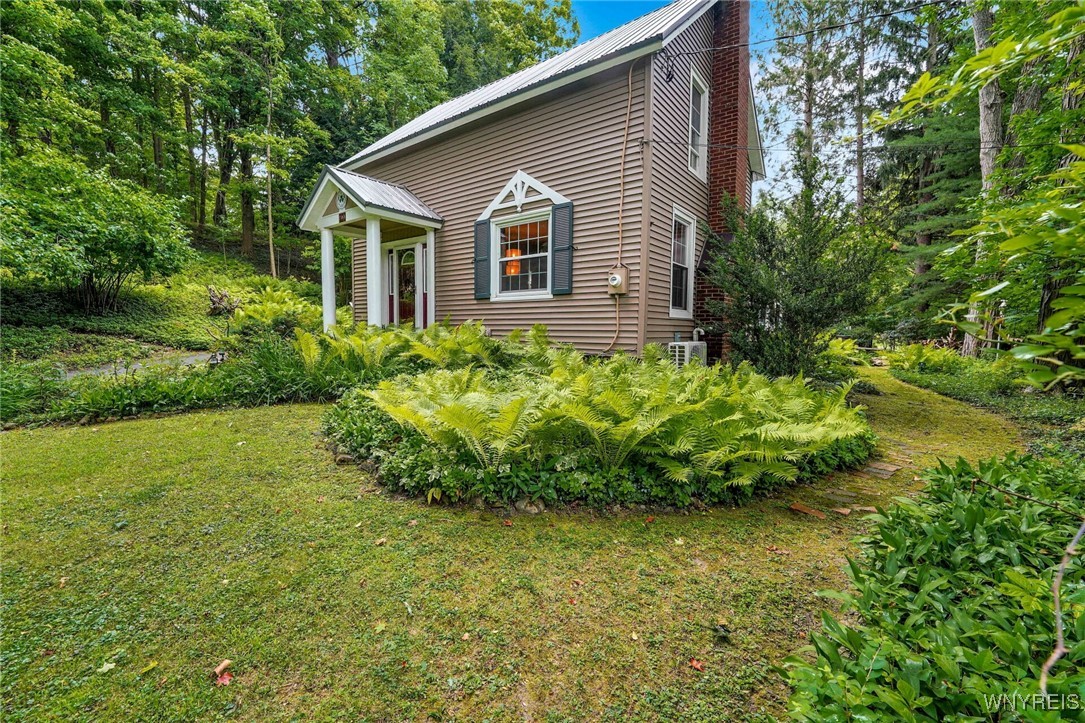 photo undefined: 708 West Falls Road, Aurora NY 14170