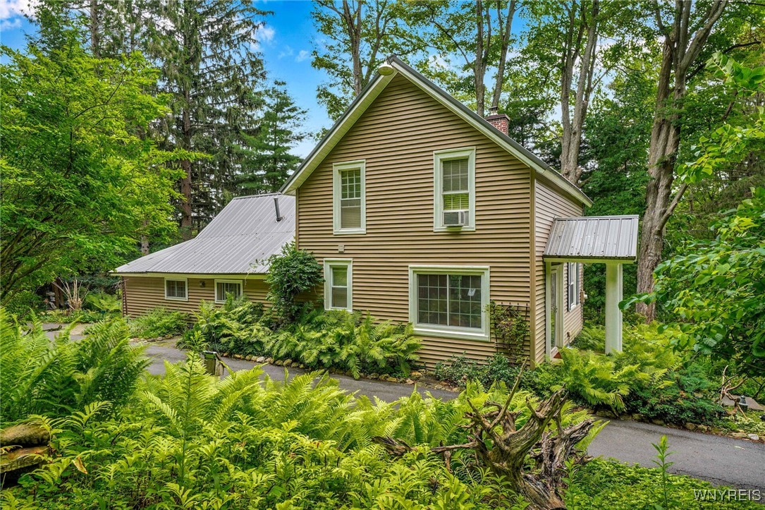 photo o: 708 West Falls Road, Aurora NY 14170