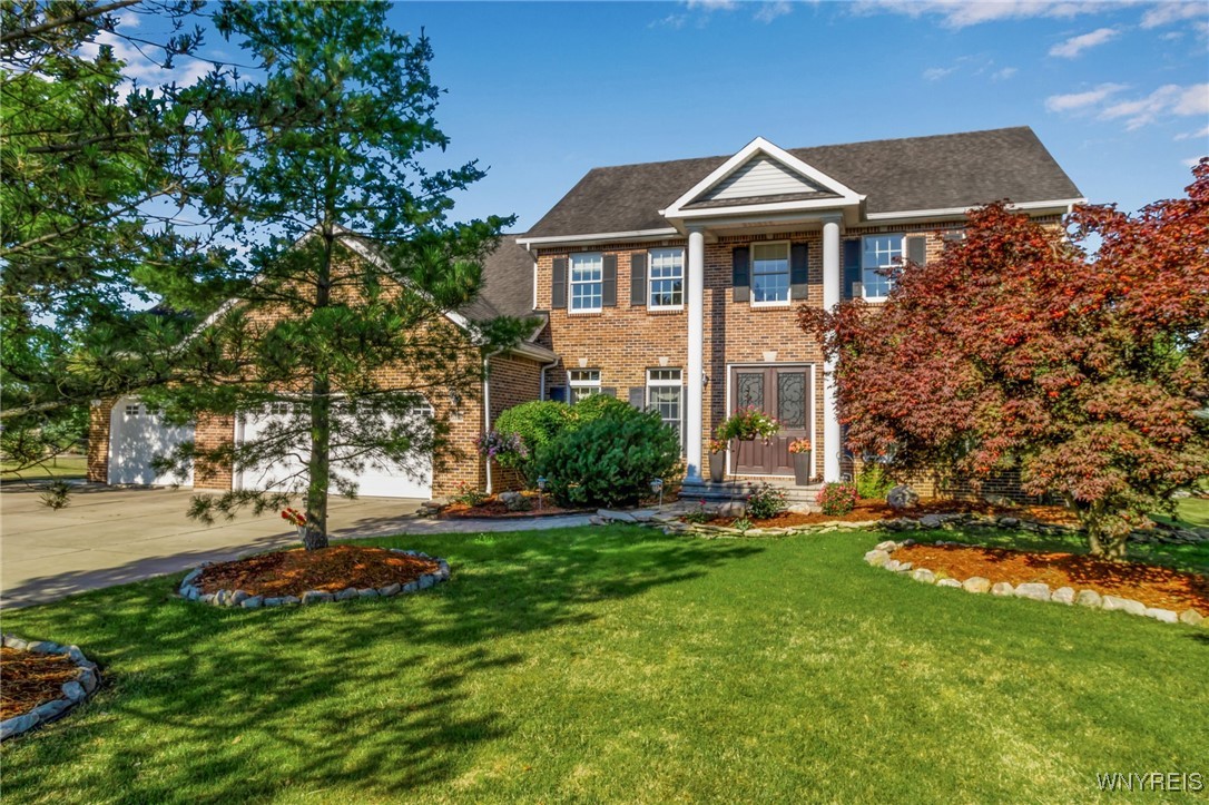 photo 2 : 6330 Lakemont Court, Clarence NY 14051