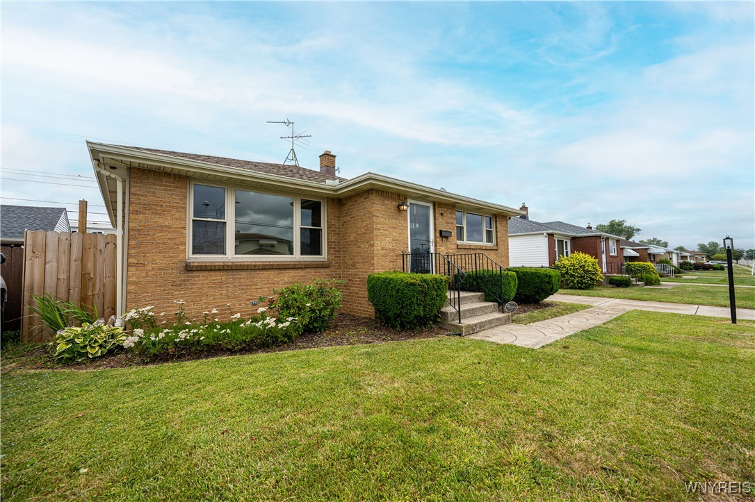 photo 2 : 1214 George Urban Boulevard, Cheektowaga NY 14225