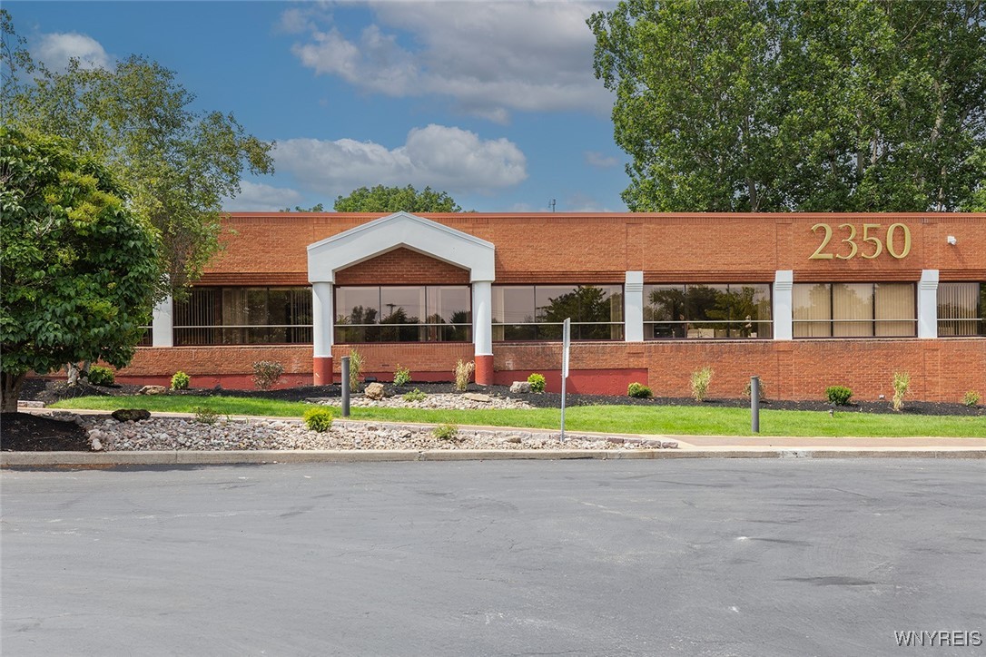 photo 2 : 2350 North Forest Road, Amherst NY 14068