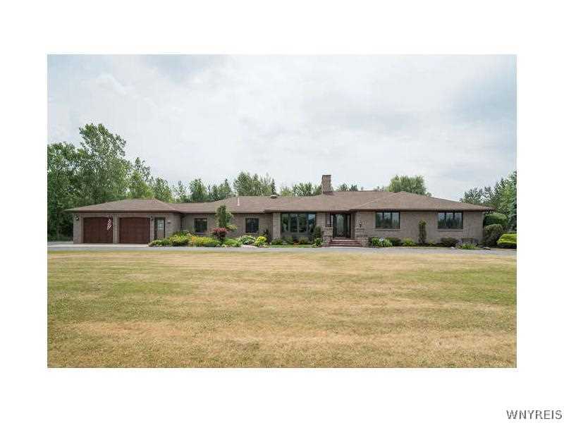 photo 0: 77 Westwood Road, Lancaster NY 14086