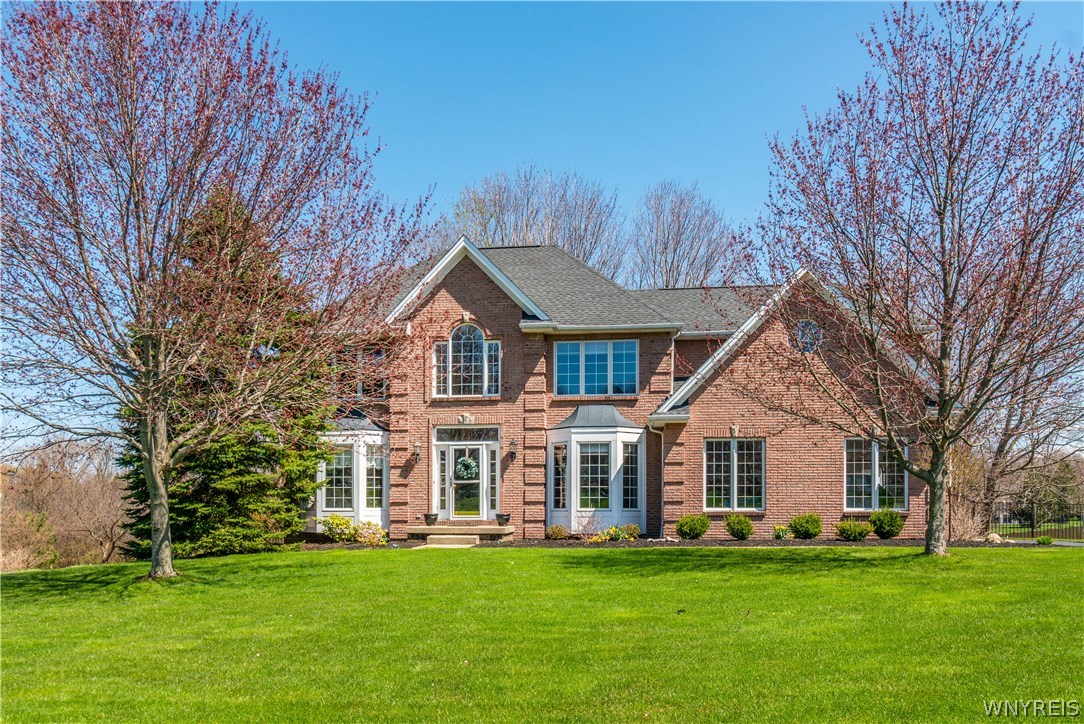 photo 0: 15 Brompton Court, Orchard Park NY 14127
