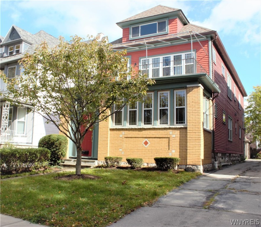 photo 0: 699 Columbus Parkway, Buffalo NY 14213