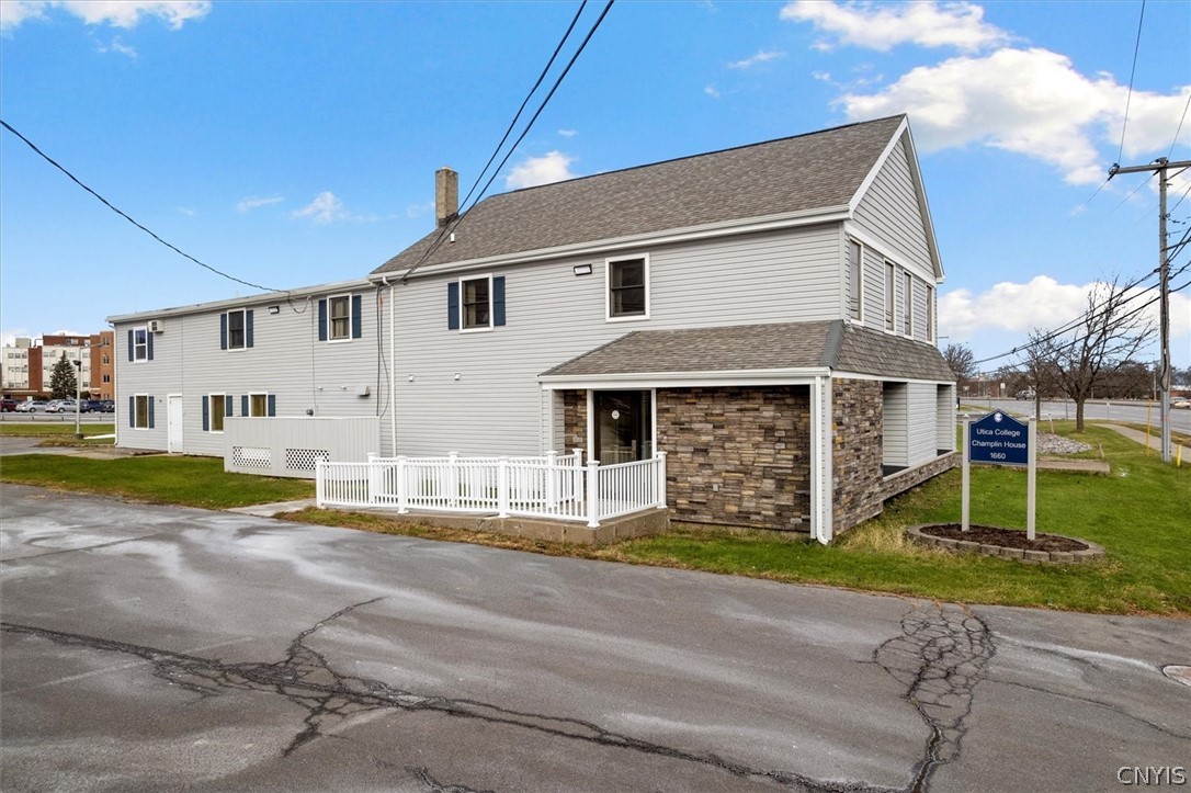 photo undefined: 1660 Champlin Avenue, New Hartford NY 13413