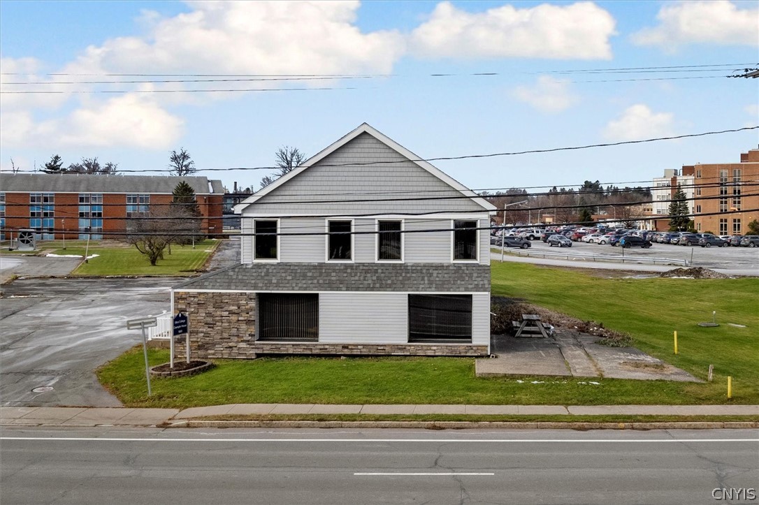 photo undefined: 1660 Champlin Avenue, New Hartford NY 13413