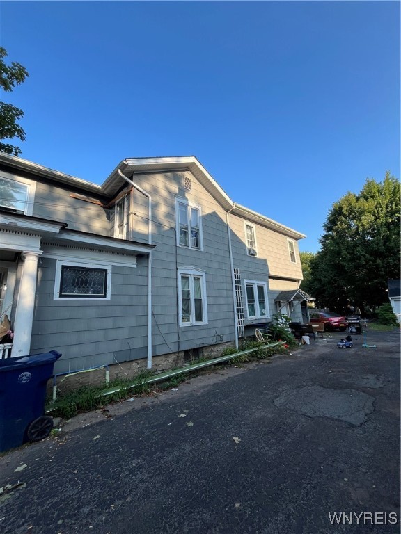 photo 2 : 98 Elmwood Avenue, Lockport City NY 14094