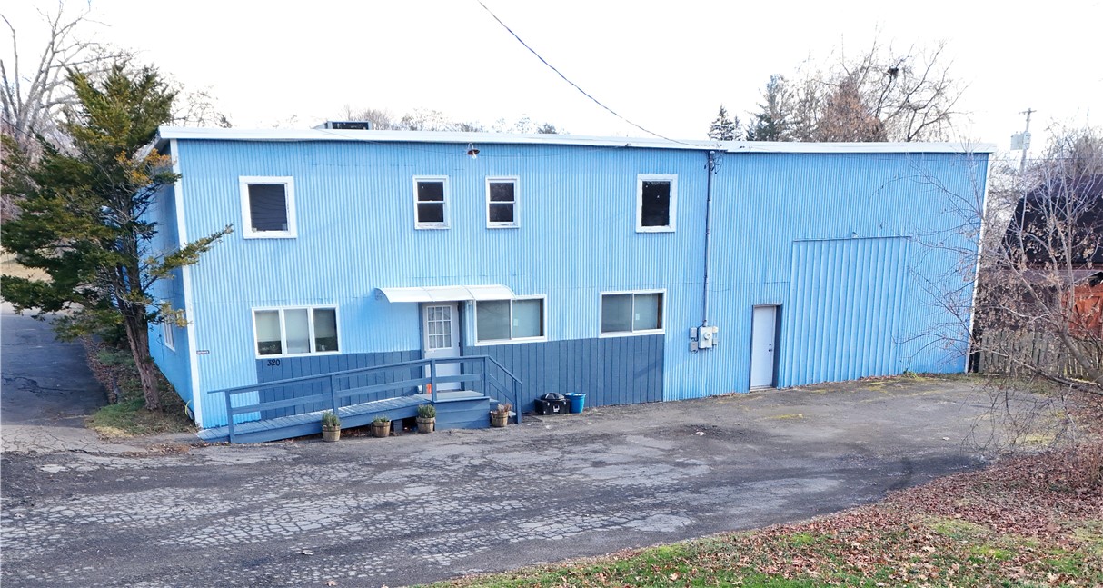 photo 1 : 416 E Washington Street, Bath NY 14810
