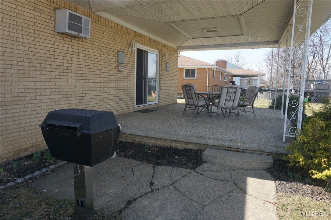 photo 3 : 480 Lakeview Avenue, Orchard Park NY 14127