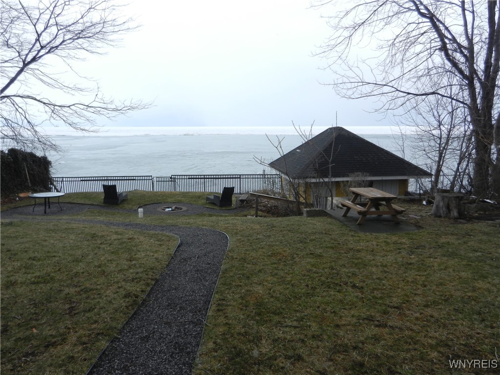 photo undefined: 4904 Lakeshore Road, Hamburg NY 14075