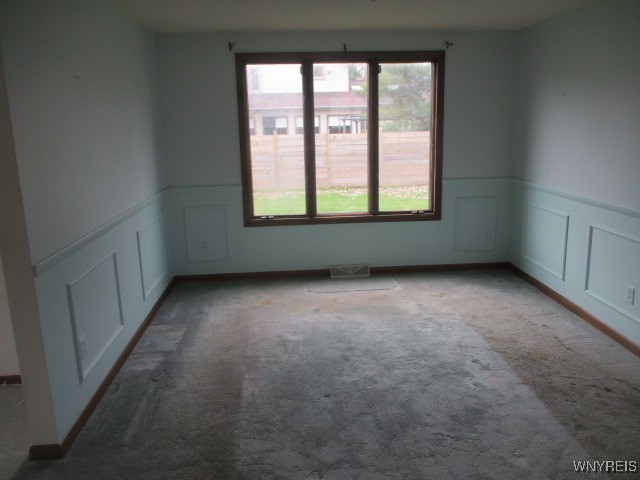 photo 4 : 850 Willow Street, Lockport City NY 14094