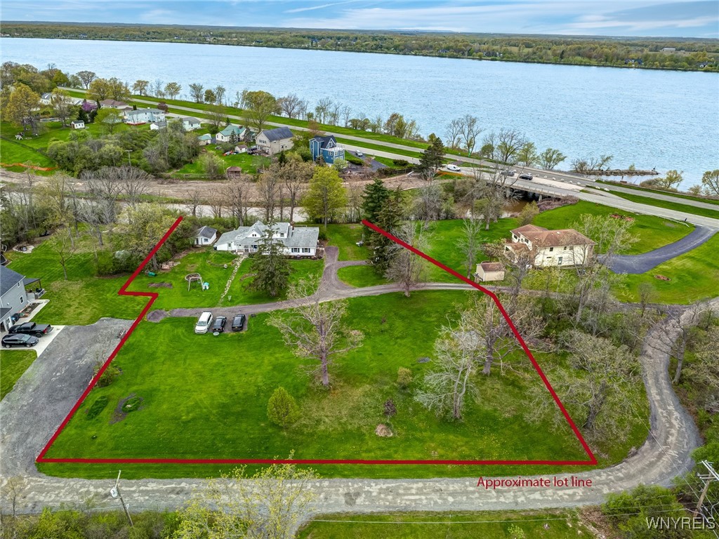photo undefined: 3179 West River Road, Grand Island NY 14072