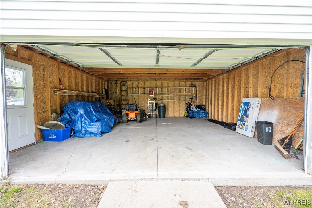 photo 46i1dSLKadiciSHIYBDGuQjiTurrUc: 1150 Como Park Boulevard, Cheektowaga NY 14043