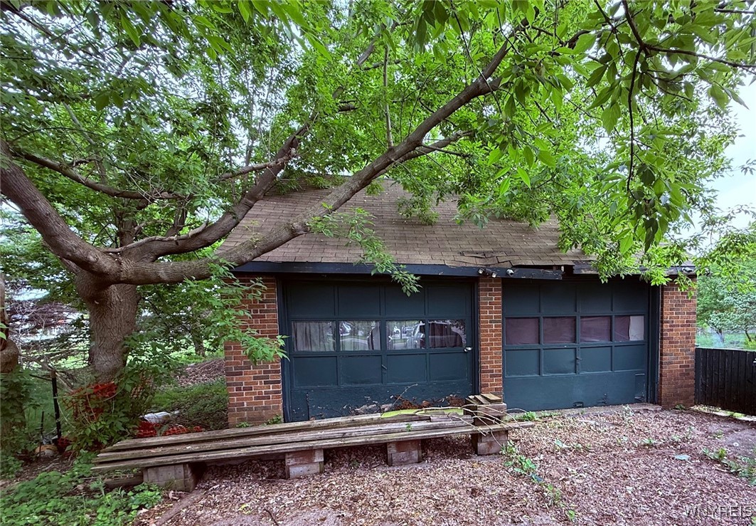 photo 2 : 35 Tennyson Road, Amherst NY 14221